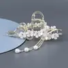 Flor de Aleación de Gama Alta Incrustada con Diamantes y Borlas, Elegante Diadema Clip Pasador para el Cabello para Mujeres, Exquisito Clip de Tiburón para el Cabello en la Parte Posterior de la Cabeza