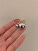 Anel de bola de metal escovado estilo Chanel europeu e americano, anel fosco personalizado da moda para empilhar, textura de luxo leve, anel feminino