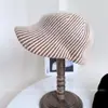 Chapéu Equestre de Listras Contrastantes com Textura de Alto Padrão para Mulheres Outono e Inverno Boné com Aba Mistura de Lã Chapéu Tricotado Retro para Frente