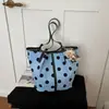 Bolso Casual de Gran Capacidad con Lunares para Mujer 2026 Nuevo Bolso de Hombro Único para el Trabajo Bolso Tote Simple de Moda Bolso Cubo