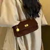 Nova coleção feminina 2026: uma bolsa de ombro elegante e versátil com alça de corrente e padrão de losangos, perfeita para o uso casual e oferecendo um toque de luxo