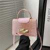 Bolso de mano de estilo coreano de moda de celebridades de Internet, primavera 2025, nuevo bolso bandolera de hombro combinable, pequeño bolso cuadrado de estilo occidental para mujer.