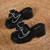 Nuevas Chanclas de Verano 2026 con Suela Gruesa para Aumentar Altura para Mujer, Sandalias Versátiles para Exteriores con Lazo, Chanclas Deslizantes Ligeras de Suela Suave