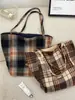 41211 Bolso de Lona a Cuadros Retro Ins Bolso de Hombro a Cuadros de Lana Gran Capacidad Bolso de Doble Cara para Viajes