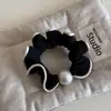 Estilo Francés Chanel Borde Blanco Perla Anillo Intestino Grueso Cuerda para el Cabello Elegante Todo Fósforo Cabeza de Bola Anillo de Cabello de Alta Elasticidad Tocado Accesorios para el Cabello