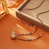 Nova Tendência Nacional Estilo Antigo Colar Pingente de Videira Vazado Banhado a Ouro com Contas de Pedra Natural para Mulheres