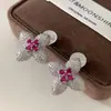 Pendientes de Flor de Rosa Roja con Diamantes Completos Estilo Retro Francés Lujo Accesible Pendientes de Trébol de Cuatro Hojas Estilo Coreano Pendientes de Fragancia Pequeña de Alta Gama para Mujeres
