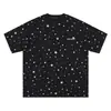 Camiseta de Manga Curta com Estampa de Estrelas por Toda a Peça, Estilo Streetwear Americano, Caimento Solto, Design com Padrão de Estrelas, Camiseta da Marca Tendência para Homens e Mulheres