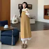 Conjunto de Dos Piezas para Otoño/Invierno 2026 Estilo Coreano Chaleco Tejido Amarillo con Adorno de Encaje + Vestido de Maternidad + Suéter de Encaje