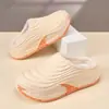 Pantuflas de Algodón de Moda para Mujer Invierno Nuevo Estilo de Moda para Exteriores Tacón Cerrado Cálidas Con Felpa Gruesa Impermeables Antideslizantes Zapatos de Algodón para Pareja