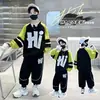 Traje de ropa de primavera para niños moderno guapo a la moda 2024 nuevo suéter de primavera para niños ropa deportiva para niños mayores primavera y otoño