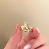 Anillo Abierto de Zirconia con Diseño de Caballo Plateado para Mujer 2026 Nuevo Diseño de Nicho Anillo de Gama Alta Anillo Versátil para el Dedo Índice