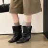 Botines de moda plisados apilados estilo británico de 4 cm, nuevo modelo otoño e invierno 2026, punta cuadrada, tacón de cuña, sin cordones, botines cortos adelgazantes