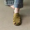 2026 Nuevas Medias Zapatillas Romanas Retro Caladas de Punta Cerrada para Mujer, Zapatos de Verano para Ponerse Fácilmente al Aire Libre, Sandalias de Suela Gruesa