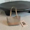 Bolsa de mão color block para mulheres, nova coleção de outono 2026, bolsa tote retrô para o dia a dia, bolsa de ombro de grande capacidade, bolsa de mão versátil