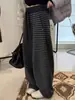 Pantalones de pierna ancha rectos con forro polar a rayas estilo europeo para mujer 2025 Otoño e Invierno Nuevos de cintura alta holgados adelgazantes de longitud hasta el suelo Modernos