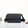 Nova bolsa masculina 2024 que é bolsa de ombro casual retrô bolsa mensageiro diagonal tendência personalidade bolsa quadrada pequena atacado