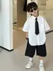 Traje Estilo Universitario Verano Niños Camisa de Manga Corta Conjunto de Dos Piezas 2025 Ropa Guapa y de Moda para Niños Estilo Coreano Ropa de Presentación