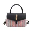 Bolsa quadrada pequena com aba em couro matelassê estilo Chanel para mulheres, com fecho giratório, disponível para atacado e em estoque