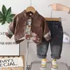 Conjunto de Roupa de Outono para Meninos 2026 Nova Moda Bebê Menino Primavera e Outono Jaqueta de Couro Manga Longa Conjunto de Duas Peças Atacado