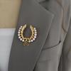 Broche Retro de Perla Barroca Espiga de Trigo para Mujer Oro Mate de Alta Gama Corsage Abrigo Pin Elegante Accesorios para Traje