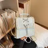 Mochila de Comércio Exterior 2026 Nova Elegante Moda Pequena Quadrada Bolsa de Mão Multifuncional Bolsa Feminina Bolsa de Ombro Único Transversal Tendência