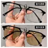 Gafas de media montura para miopía de doble haz que cambian de color para hombre, montura grande adelgazante, rudo guapo, tecnología, lente plana para hombre con espejo de potencia ajustable para mujer