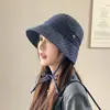 Novo chapéu de pescador retrô xadrez com cordão para mulheres, moda outono e inverno, afina o rosto, chapéu de tecido quente, chapéu bucket casual para atividades ao ar livre
