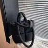 Bolsa de Algodón Rellena de Plumas para Mujer, Bolso Simple a Cuadros, Bolso Tote Trendy de Nicho 2025 Suave Ligero de Gran Capacidad