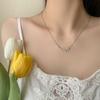 Collar de acero de titanio con colgante de flor de diamante completo para niñas, accesorios elegantes y exquisitos de alta gama, cadena de clavícula.