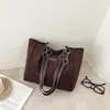 2026 Color Sólido Moda Nueva Tendencia Simple Popular Bolso Tote de Gran Capacidad para Mujer Textura Colgante Casual Bolso para el Trabajo