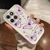 Funda de Silicona Rosa con Mariposa y Manzana para iPhone 15 Pro, Color en Contraste, Suave, Protectora, Venta al por Mayor