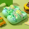 Nuevas pantuflas cerradas luminosas Coolomi para niñas, zuecos de verano para niños, sandalias suaves antideslizantes para bebés que se iluminan