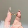 Anillos de Diamantes Brillantes de Lujo Ligero y Exquisitos, Apilables y de Moda, Versátiles y Elegantes, con un Diseño Sofisticado y una Sensación de Alta Gama, Adecuados para el Uso Diario