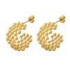 Pendientes de acero de titanio con pequeñas cuentas doradas y diseño de nicho en forma de C, con diseño de cuadrícula y baño de viento estilo Hong Kong, chapados en oro de 18 quilates.