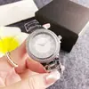 Relógio Sereia para Mulheres, Gipsofila Cheia de Strass, Pequenas Orelhas Douradas, Luxo Acessível, Alto Padrão, Requintado Relógio de Pulso Feminino a Quartzo, Presente de Feriado