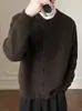 2026 Suéter Cardigan Retro de Cuello Redondo para Hombre Otoño Invierno Holgado Hipster Fresco Sentido de Alta Gama Tejido Perezoso Chaqueta Casual