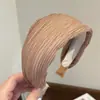 Faixa de Cabeça de Tecido Plissado com Aba Larga para Mulheres, Design de Coroa Alta Faz o Rosto Parecer Menor, Acessório de Cabelo Retro Francês, Novo Modelo 2026 para Uso Diário