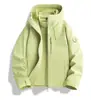Ropa de trabajo a medida, incluyendo logotipos impresos, chaquetas tres en uno, uniformes de trabajo de manga larga, uniformes escolares y sudaderas publicitarias de otoño/invierno