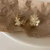 Pendientes de Metal de Diseño Irregular Micro-pavimentados con Circonita y Perlas para Mujer con Pendientes Únicos Elegantes y de Moda