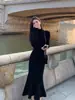 Elegante look de diosa estilo coreano, vestido de punto con cuello semi-alto retro de Hong Kong, vestido base para otoño e invierno
