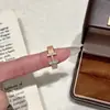 Novo Anel de Letra H Esmaltado da Moda para Mulheres, Luxo Leve, Sensação de Alto Padrão, Design de Nicho, Anel Aberto Ajustável Versátil