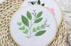 Paisaje de Flores y Hojas Tulipán Hecho a Mano DIY Tela Novato Bordado Estilo Europeo Flor y Planta Kit Bolsa de Material Set de Costura