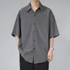 Nova Camisa Casual Masculina de Manga Curta de Verão de Alta Qualidade Japonesa Cor Sólida Solta Tamanho Grande Camisas Masculinas com Golas Caídas