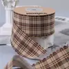 Acessórios de cabelo de fita xadrez de renda material presente embalagem de flores sapatos flor chapéu de palha laço fita xadrez com borda ondulada
