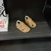 Sandalias para Niñas 2026 Verano Nuevo Estilo Sandalias Birkenstock Infantiles para Niñas, Pantuflas de Punta Cerrada para Niños Pequeños, Zuecos para Niños