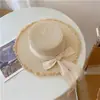 Sombrero de Paja Tejido con Lazo de Flores para Mujer, Nuevo Estilo de Verano Sombrero Francés de Copa Plana, Sombrero de Playa para Sombra y Protección Solar