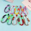 Llavero Bolso Corto con Accesorios Decorativos Muñeco de Peluche Funda para Teléfono Móvil Correa de Cuello Cuerda de Combinación de Colores Dopamina Universal para Mujeres