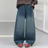 Elegantes Jeans de Pierna Ancha Cuchillo Torcido para Niñas Otoño 2026 Nuevo Estilo Estudiantes de Secundaria Adelgazantes Sueltos Jeans