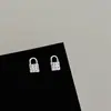 [Colección de Pendientes de Diamante Plateado] Casuales, Pequeños, Exquisitos y los Más Fáciles de Combinar Pendientes Dulces y Femeninos Venta al por Mayor